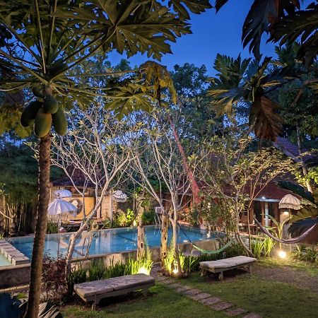 Astuti Gallery Homestay Yogyakarta Exterior foto