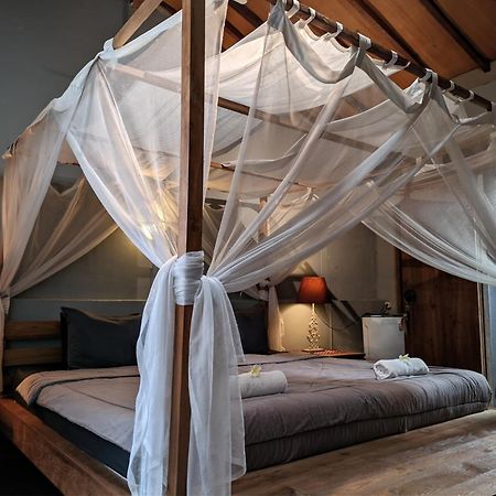 Astuti Gallery Homestay Yogyakarta Exterior foto