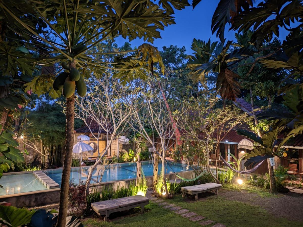 Astuti Gallery Homestay Yogyakarta Exterior foto