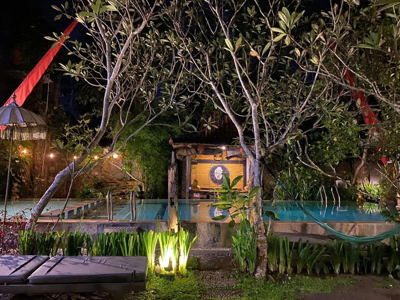 Astuti Gallery Homestay Yogyakarta Exterior foto