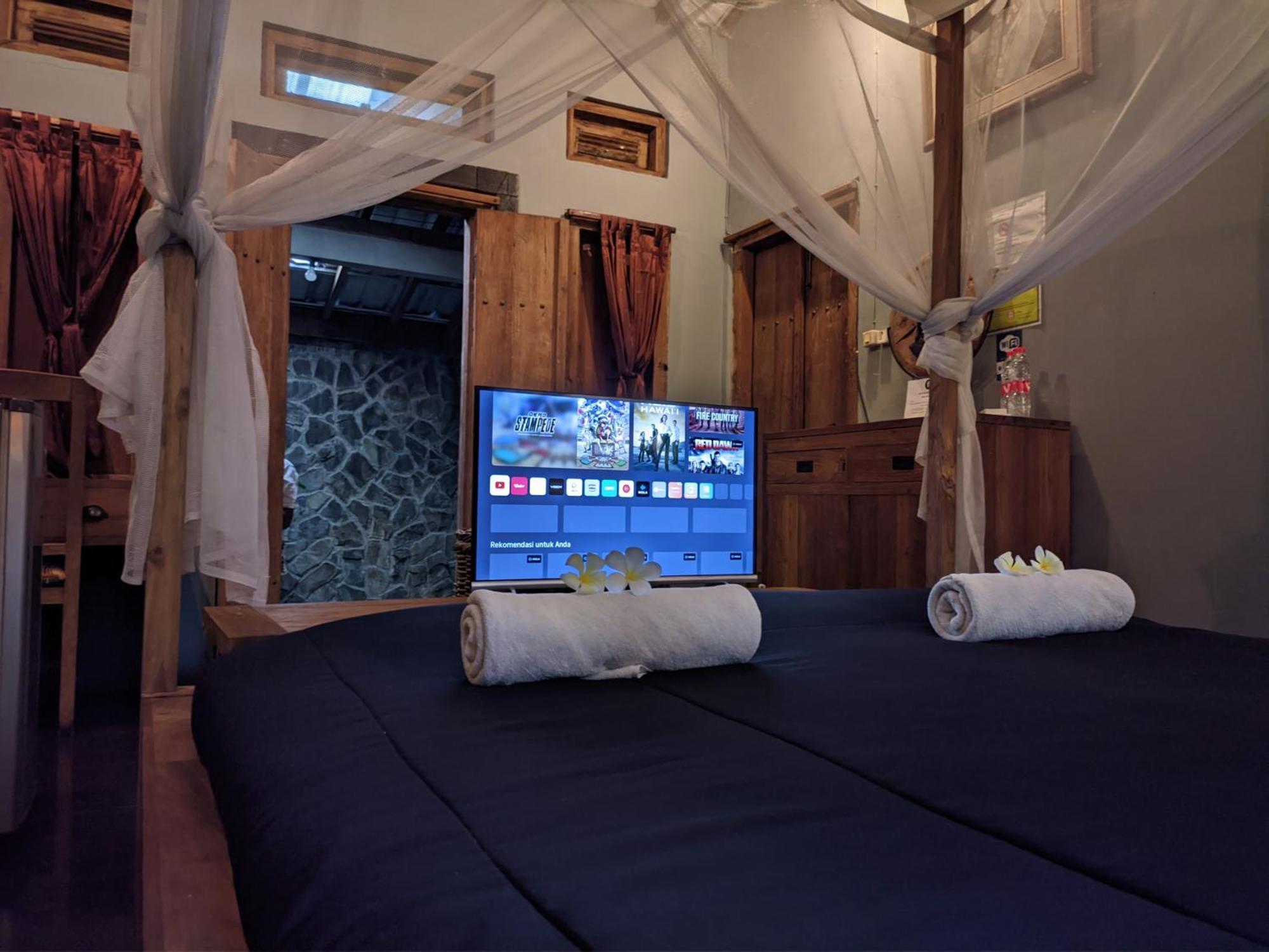 Astuti Gallery Homestay Yogyakarta Exterior foto